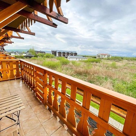 Apartment With Terrace & Amazing View Велика Ломниця Екстер'єр фото
