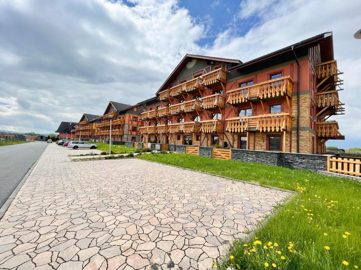 Apartment With Terrace & Amazing View Велика Ломниця Екстер'єр фото